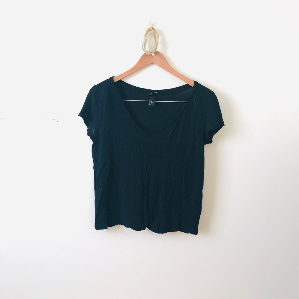 NEW H&M V-Neck Short Sleeve T-Shirt
